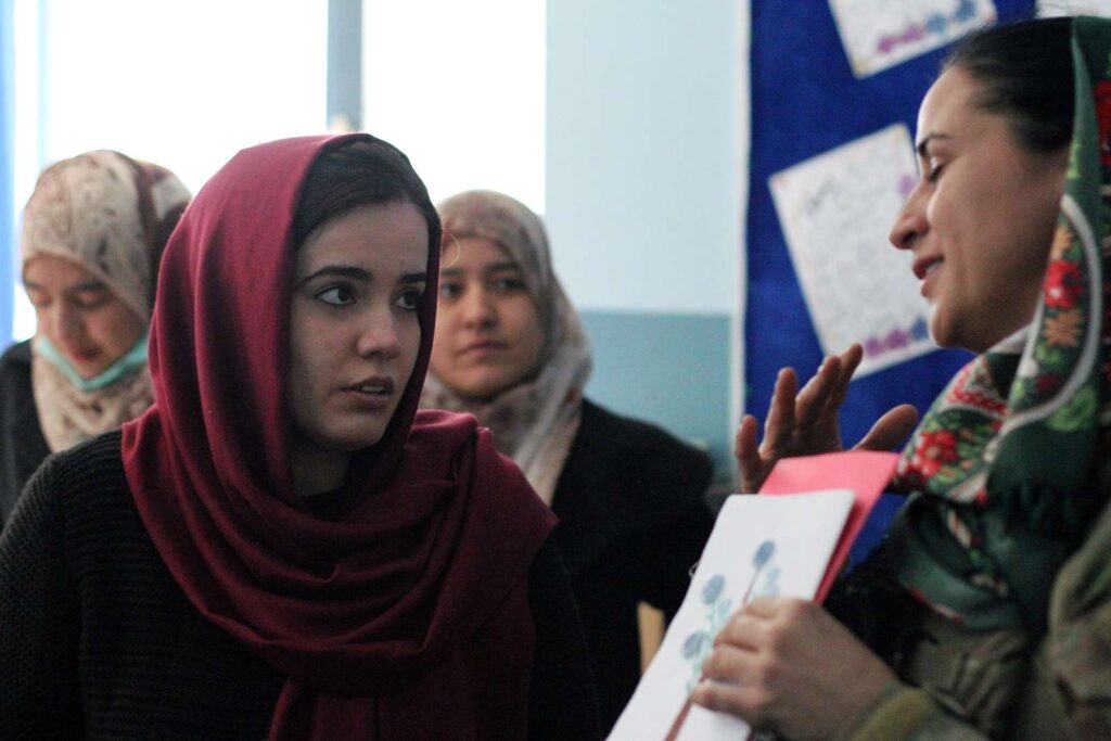 »Her Dream, Her Pain: Depicted and Quoted«  Blockierte Träume? Perspektiven afghanischer Frauen