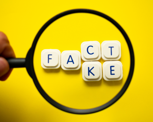 FAKE?! – Desinformation und Hate Speech erkennen und kompetent handeln